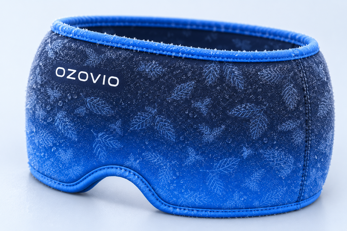 Primer plano de la máscara antimigraña OZOVIO cubierta de escarcha uniforme en toda su superficie